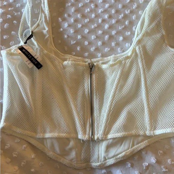 White Fox Boutique White Zip-Up Crop Top - Picture 4 of 4